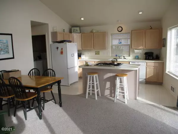 Waldport, OR 97394,2002 NW Cutter ST