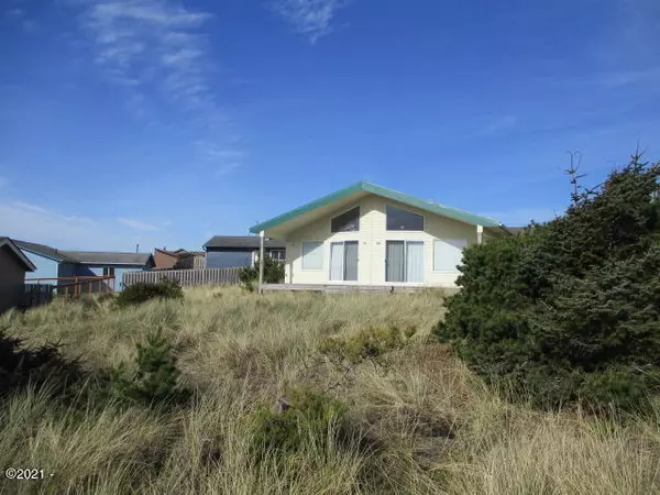 2002 NW Cutter ST, Waldport, OR 97394