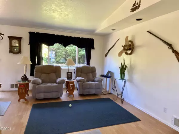 Waldport, OR 97394,615 SE Ball BLVD