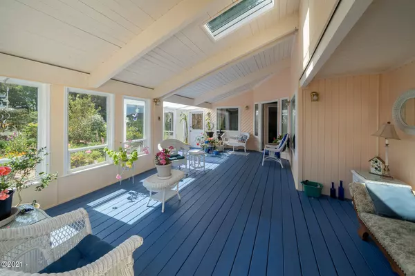 Seal Rock, OR 97376,860 NW Estate DR