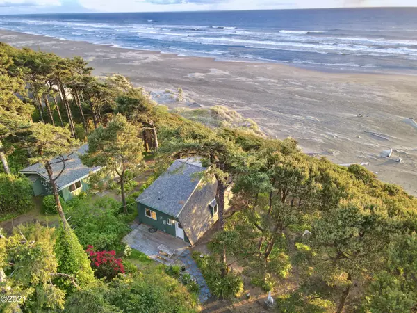 1322/1318 NW Voyager WAY, Seal Rock, OR 97376