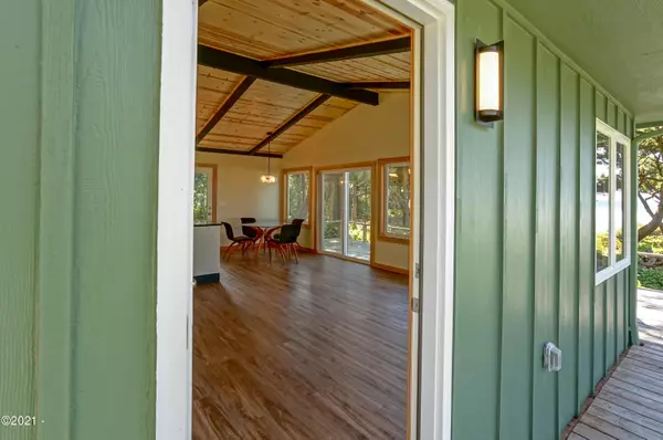 Seal Rock, OR 97376,1322/1318 NW Voyager WAY