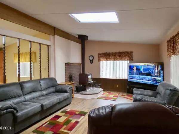 Waldport, OR 97394,5405 NW Pacific Coast HWY #52