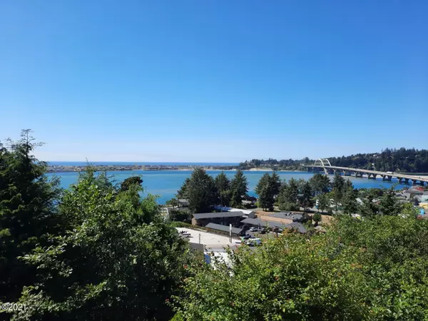 350 Pacific View ST, Waldport, OR 97394