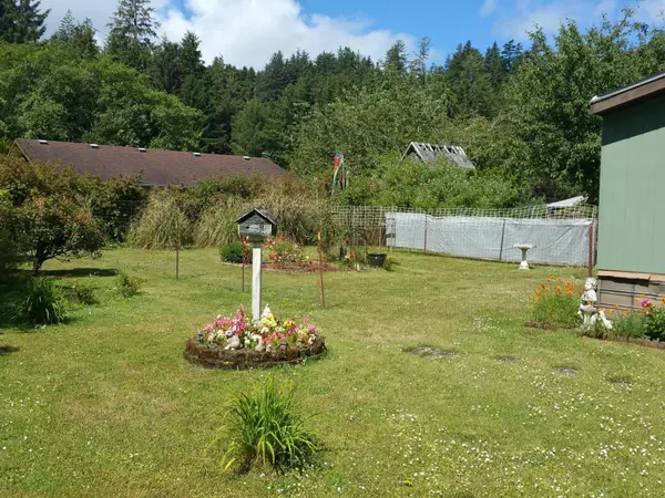 Waldport, OR 97394,904 SE CLOVER LN