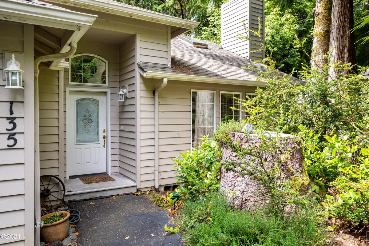 Depoe Bay, OR 97341,135 SW The Pines DR