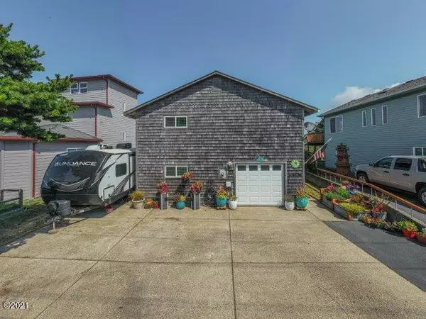 1601 NW 39th ST, Lincoln City, OR 97367