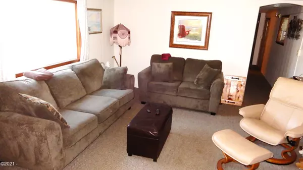 Waldport, OR 97394,5405 NW Pacific Coast Hwy #6