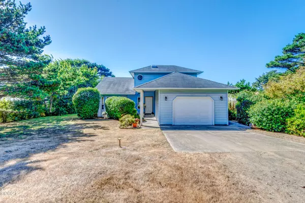 5350 SW Field AVE, Waldport, OR 97394