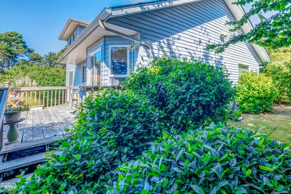 Waldport, OR 97394,5350 SW Field AVE