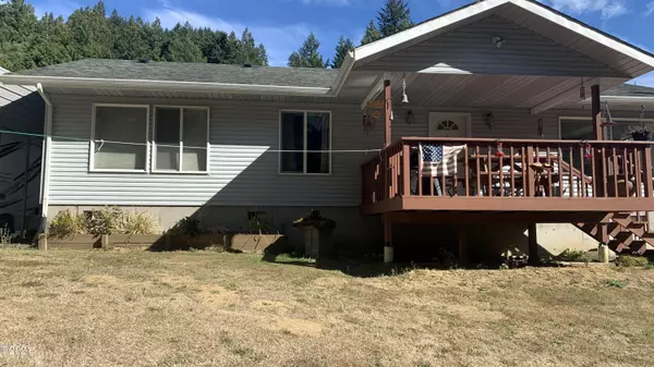 100 E Rosebud LN, Tidewater, OR 97390