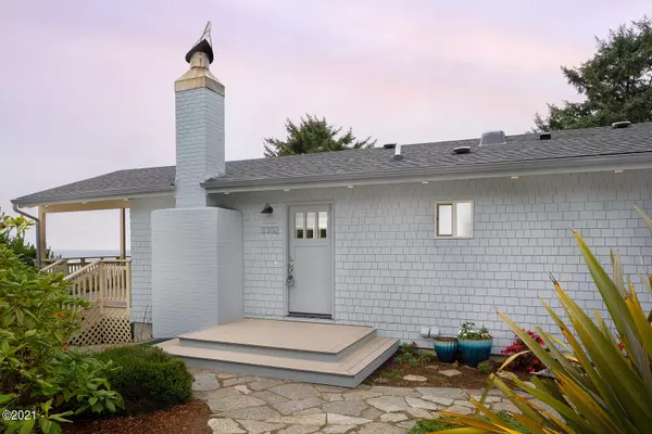 3302 NW Sandpiper WAY, Waldport, OR 97394