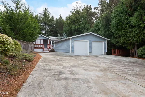 25 Seagrove LOOP, Lincoln City, OR 97367