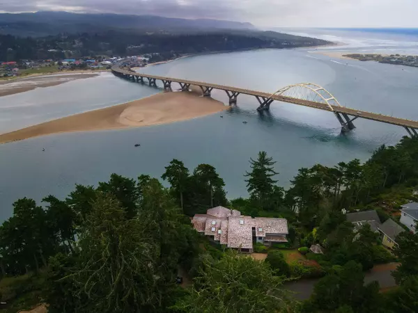 893 NW Highland DR, Waldport, OR 97394