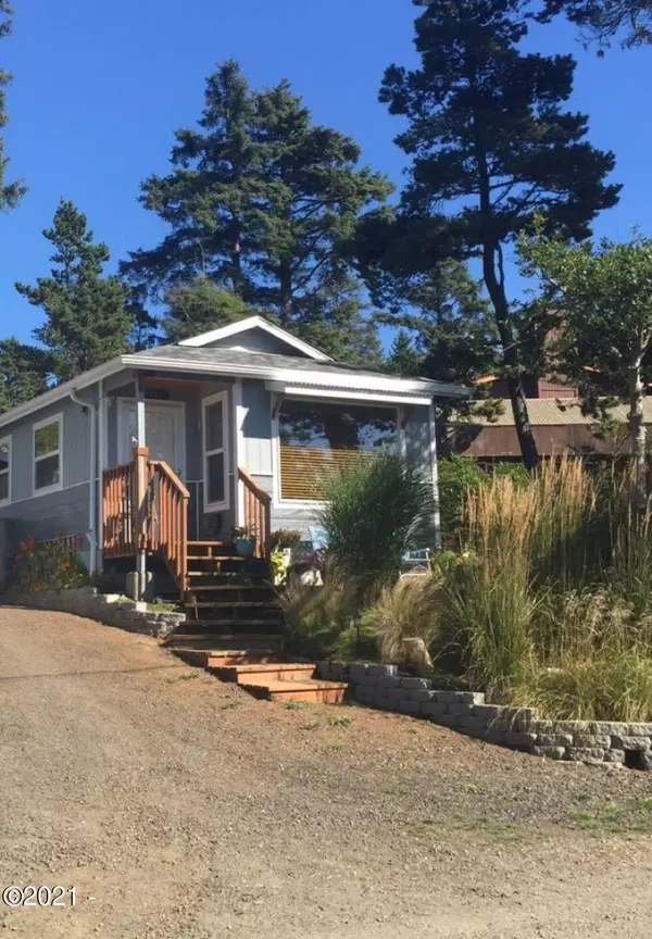 10485 NW Rhoda ST, Seal Rock, OR 97376