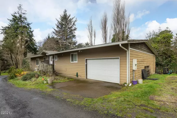 8304 NW Seal Rock ST, Seal Rock, OR 97376