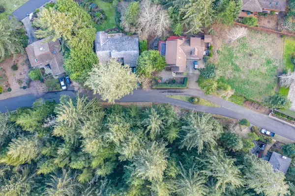 Waldport, OR 97394,810 NW Highland CIR