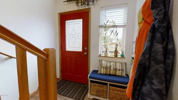 Waldport, OR 97394,2109 NW Mokmak Lake DR