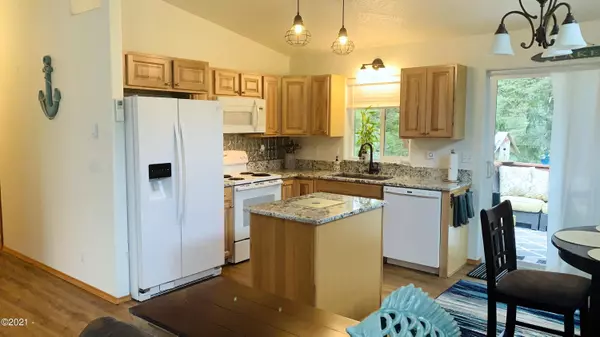 Waldport, OR 97394,2109 NW Mokmak Lake DR