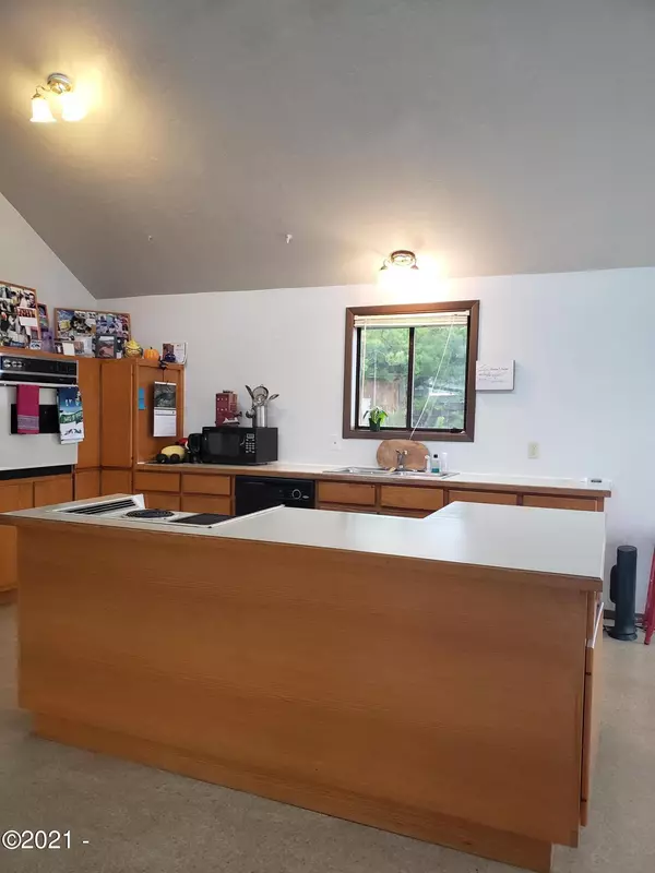 Waldport, OR 97394,505 NW Oceania DR