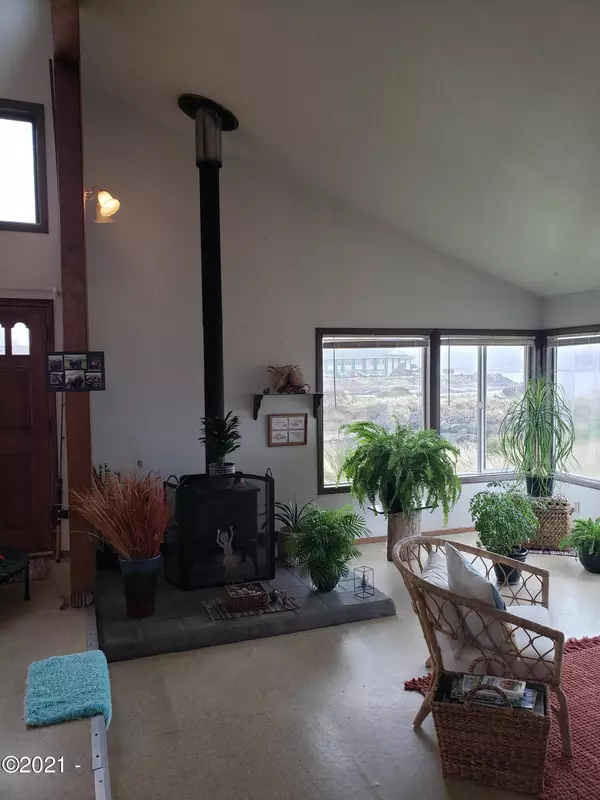 Waldport, OR 97394,505 NW Oceania DR