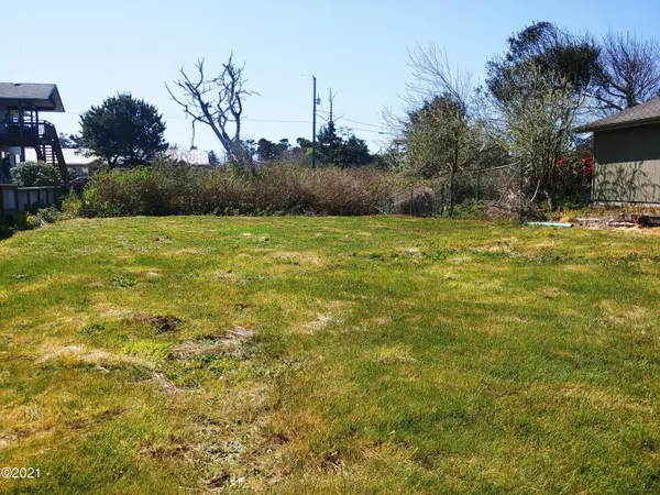 1409 SW Adahi AVE, Waldport, OR 97394