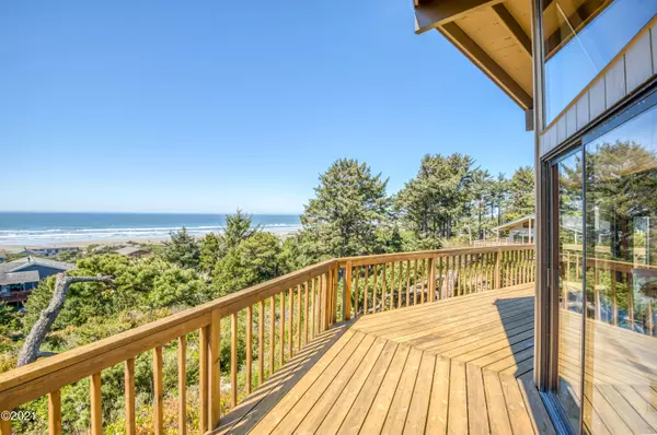 Waldport, OR 97394,3208 NW Sandpiper WAY