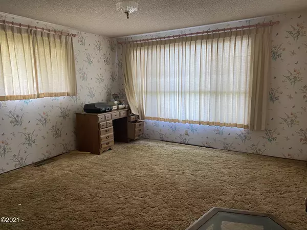 Waldport, OR 97394,485 SW Green DR