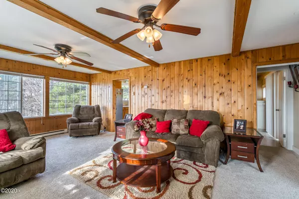 Waldport, OR 97394,3393 SW Pacific Coast Hwy