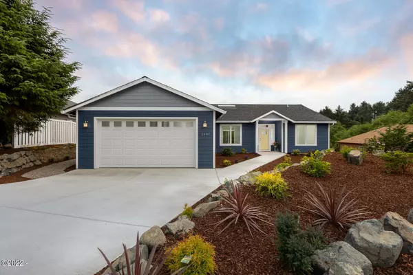 2482 NE Voyage LOOP, Lincoln City, OR 97367