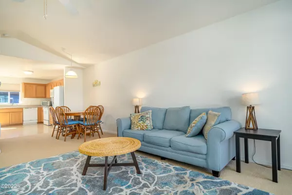 Lincoln City, OR 97367,1292 NW 15th ST