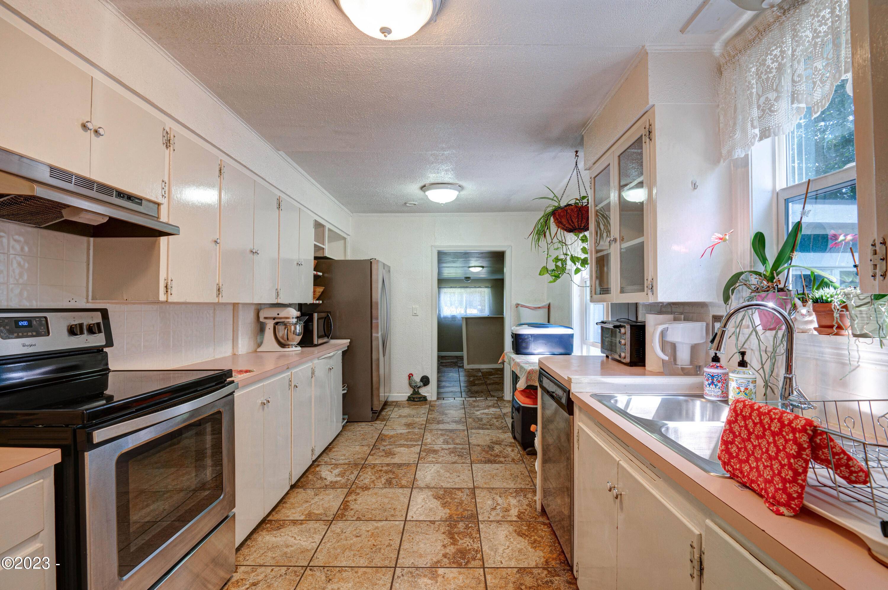 Waldport, OR 97394,581 SE Gibson RD