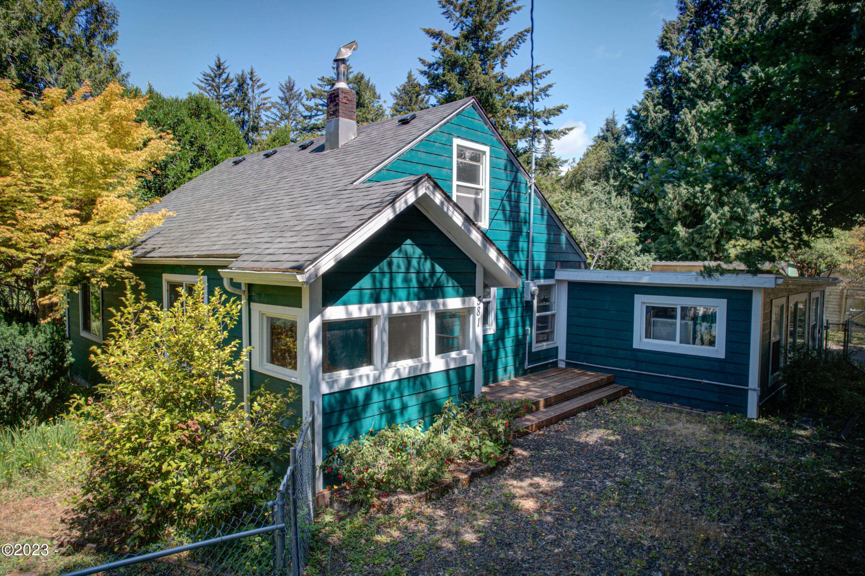 581 SE Gibson RD, Waldport, OR 97394