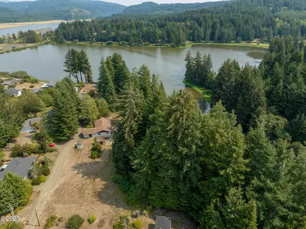 Waldport, OR 97394,2515 SE Shasta WAY