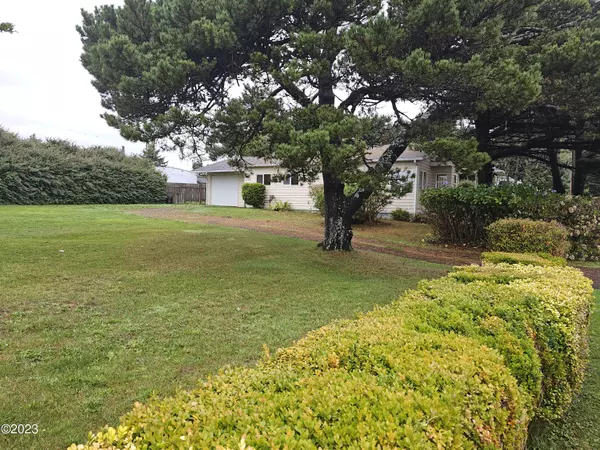 1152 SW SOUTHMAYD LN, Waldport, OR 97394