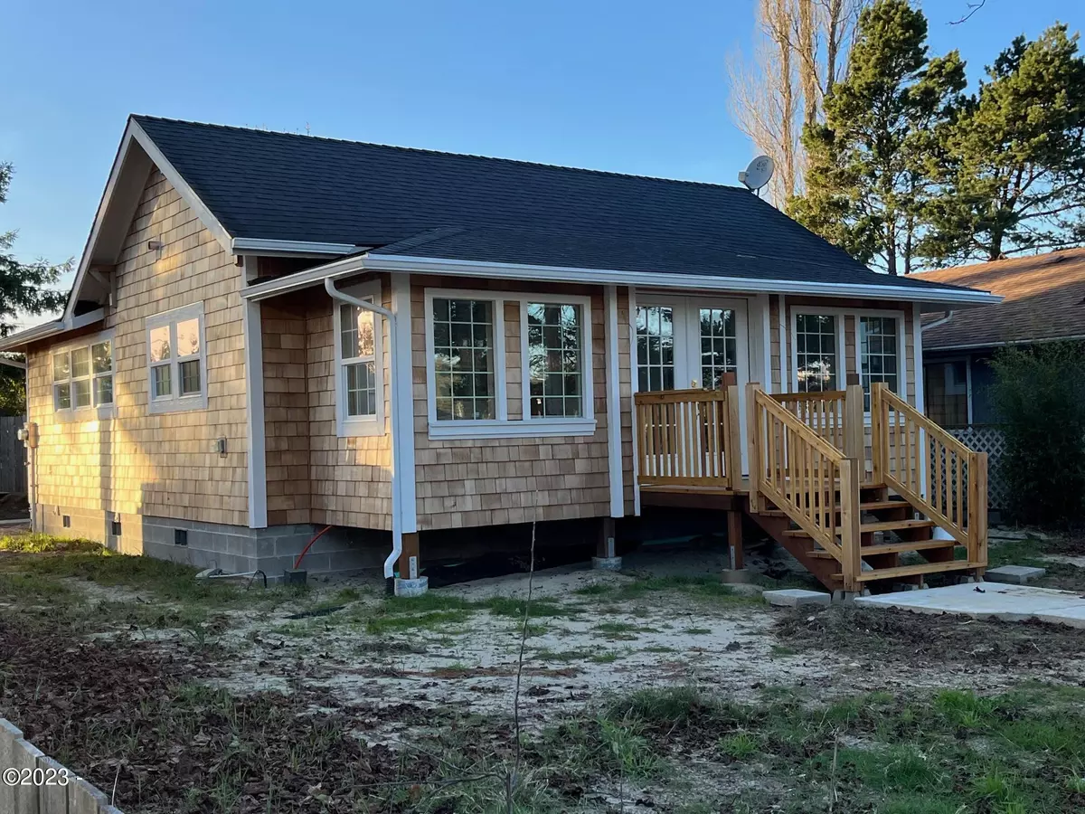 Waldport, OR 97394,120 NW JOHN ST