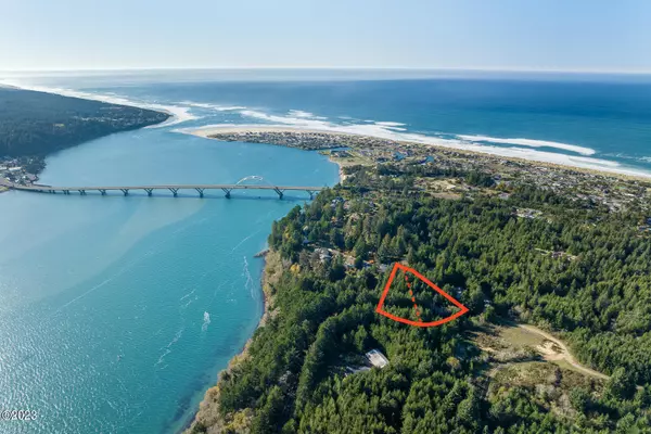 Waldport, OR 97394,715-725 NW Highland CIR