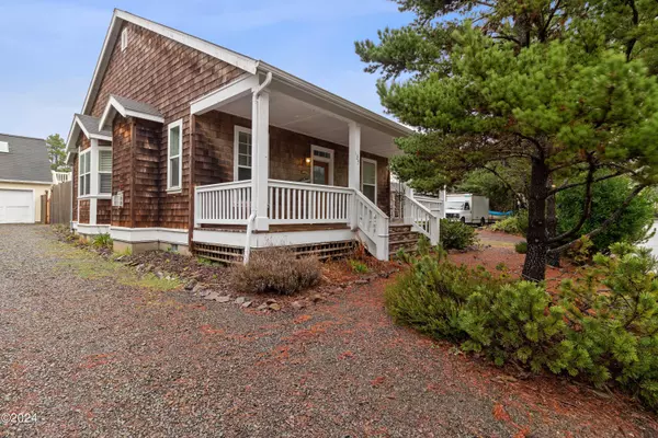 185 Oceanview ST, Depoe Bay, OR 97341