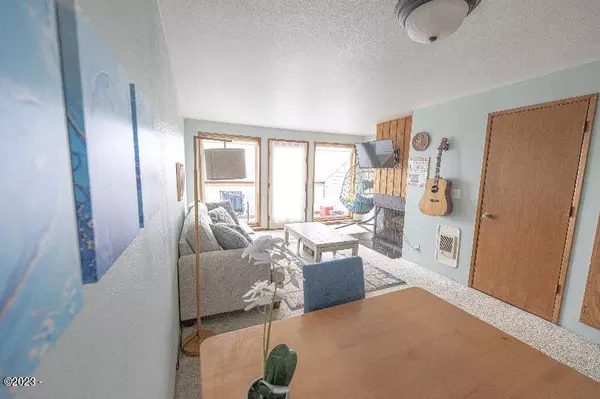 Newport, OR 97365,425 NW Brook ST #5