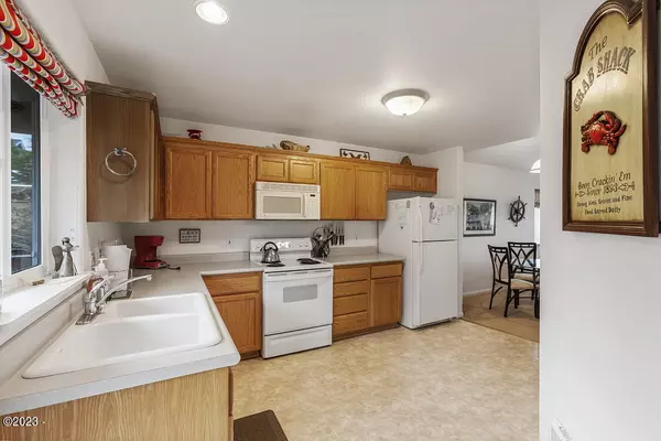 Lincoln City, OR 97367,1284 NW 15th ST