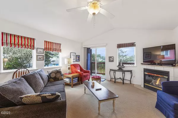 Lincoln City, OR 97367,1284 NW 15th ST