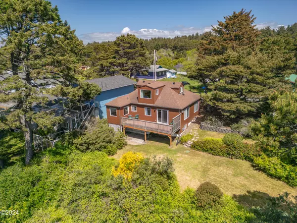 Waldport, OR 97394,5476 SW Field AVE