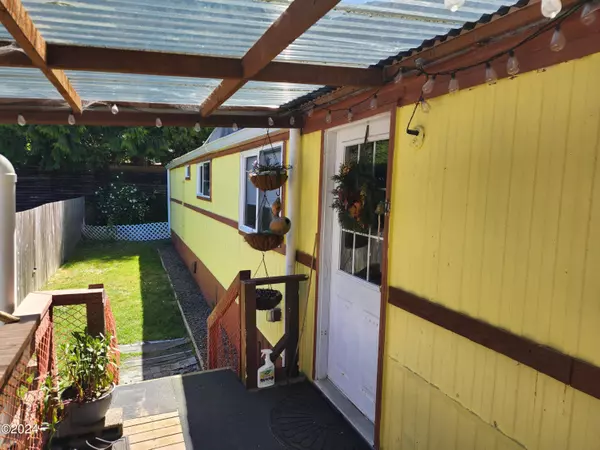 Waldport, OR 97376,5405 NW Pacific Coast HWY #6