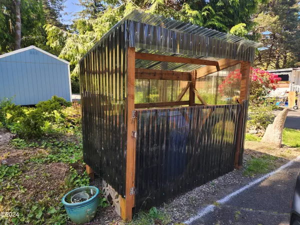 Waldport, OR 97376,5405 NW Pacific Coast HWY #6