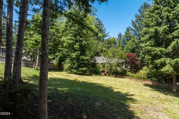 Waldport, OR 97394,734 NW Highland DR