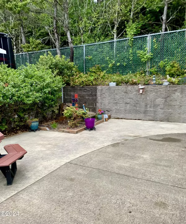 Newport, OR 97365,6225 N Coast Hwy Lot 7