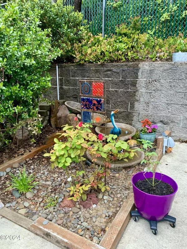 Newport, OR 97365,6225 N Coast Hwy Lot 7