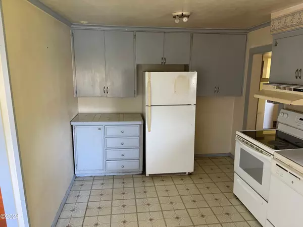 Toledo, OR 97391,575 N Bay BLVD