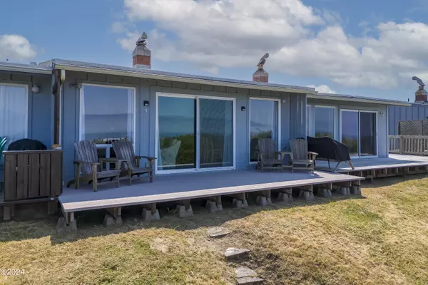 Waldport, OR 97394,3304 NW Oceania DR