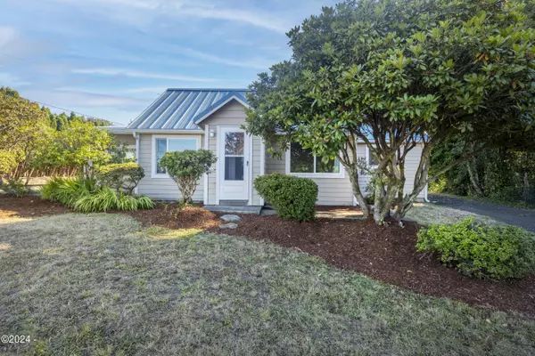 2433 E Alsea HWY, Waldport, OR 97394